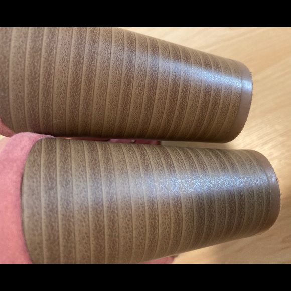 Size 6.5 American Eagle Dusty Rose Laser-cut Clogs - Picture 10 of 15